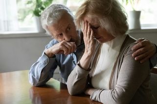 Vnoučka známe jen z fotek, přitom u druhé babičky je pořád! Jsme snad prarodiče druhé kategorie? - Proženy.cz
